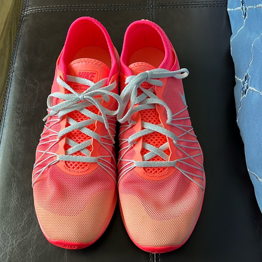 Nike tennis dual fusion very comfortable just don’t wear anymore